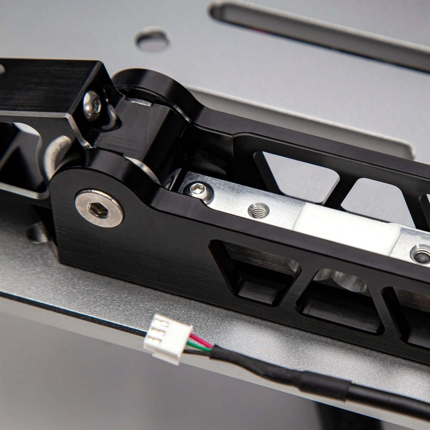 Simagic P2000 Hydraulic Dual Pedal Set 200kg - DELENordic.com